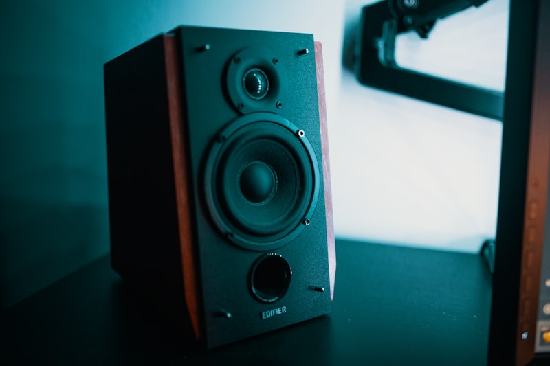 Compact wireless speaker premium sound system